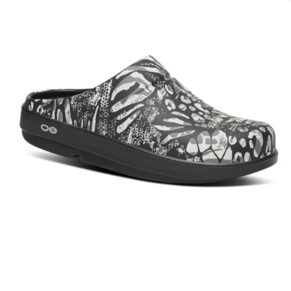 NWT OOFOS Limited Edition Oocloog